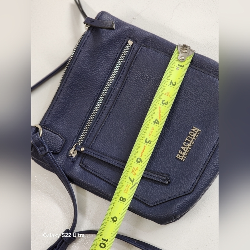 Kenneth Cole Reaction Blue Crossbody Bag with Modern Design - Picture 8 of 8